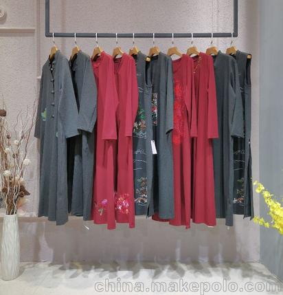 特價(jià)真絲女裝批發(fā) 武漢博城尾貨批發(fā) 服裝批發(fā)行業(yè)庫存