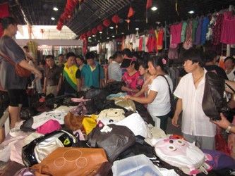 來北京動物園服裝批發(fā)市場的時候,需要知道一些進貨技巧_53貨源網(wǎng)