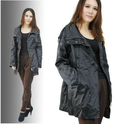 【【廠家批發(fā) 品質(zhì)上乘】小額服裝批發(fā)黑色光澤好長風(fēng)衣ZB006-2】價格,廠家,圖片,女式風(fēng)衣、大衣,季玉榮(個體經(jīng)營)-