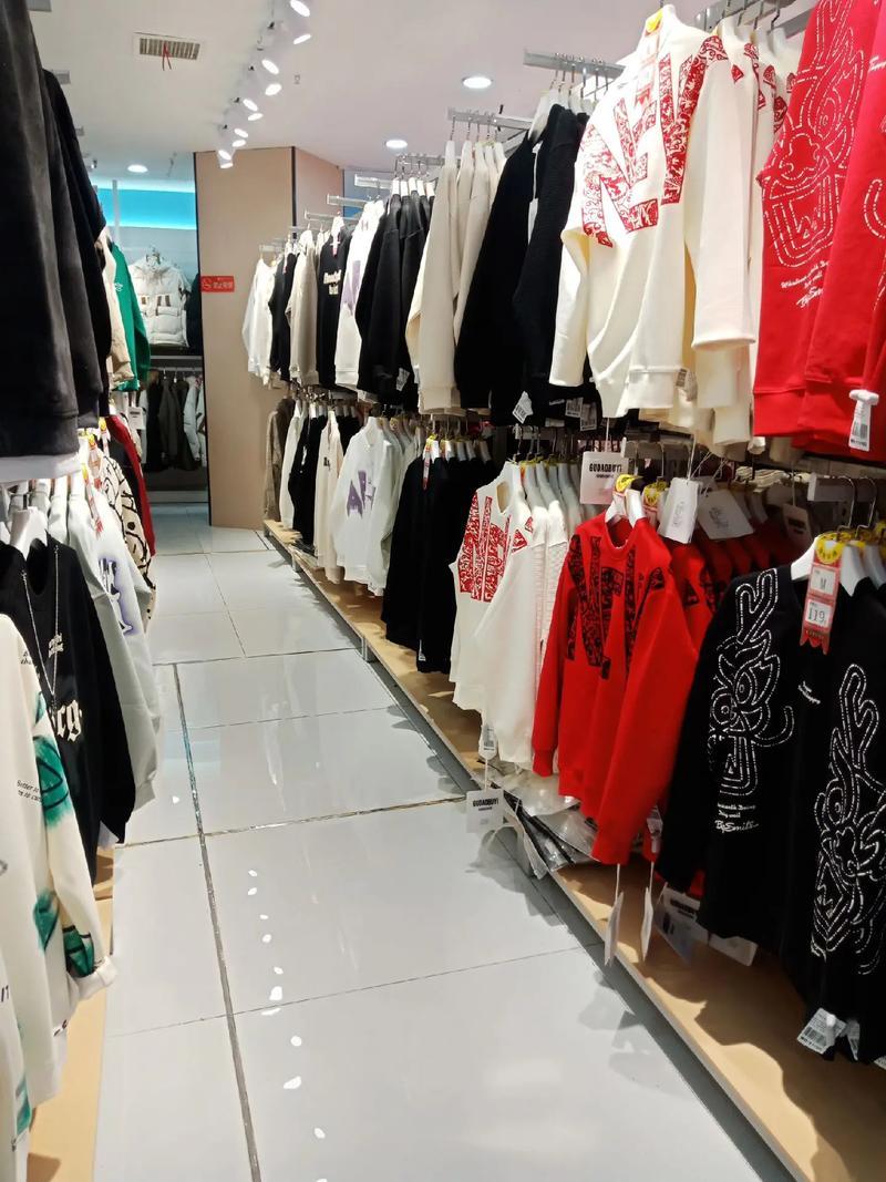 重慶5元尾貨服裝批發(fā)市場全攻略 新手進貨寶典與淘貨地圖